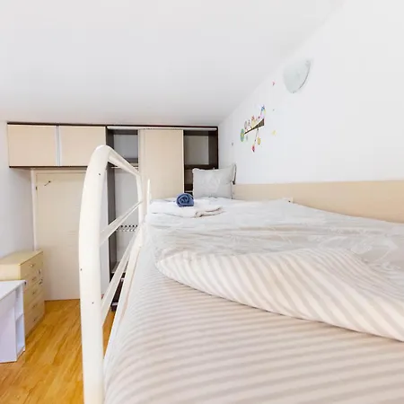 Apartment Epicenter By Rv